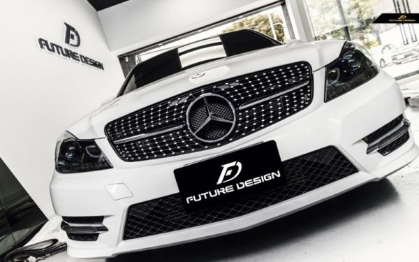 BENZ メルセデス・ベンツ Cクラス W204 AMG C45ルック 07~14年 フロント用 シルバー ダイヤモンド グリル - Future  Design Drycarbon parts